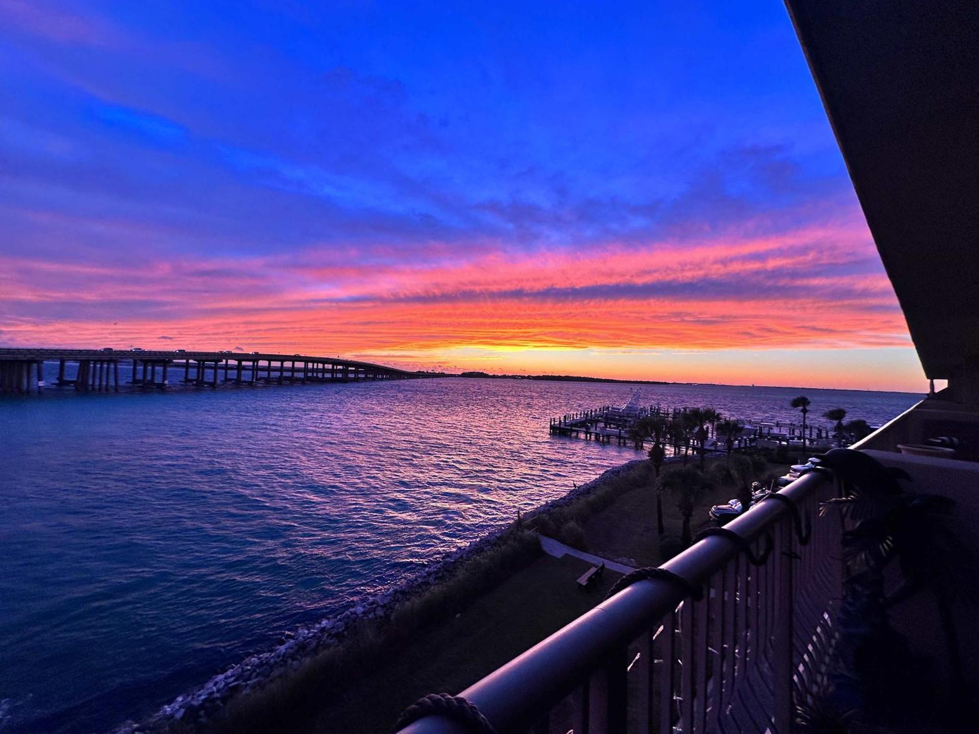 5 Star Resort 11Th Fl Stunning Sunrise 2Br 2Ba King Suite,Pools ,Shuttle Or Walk To Beach 데스틴 외부 사진